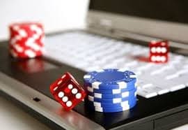 Người dùng Việt tải app qq66 trên điện thoại Android để chơi casino